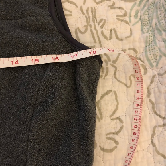 Gap Fleece Vest - Picture 6 of 6